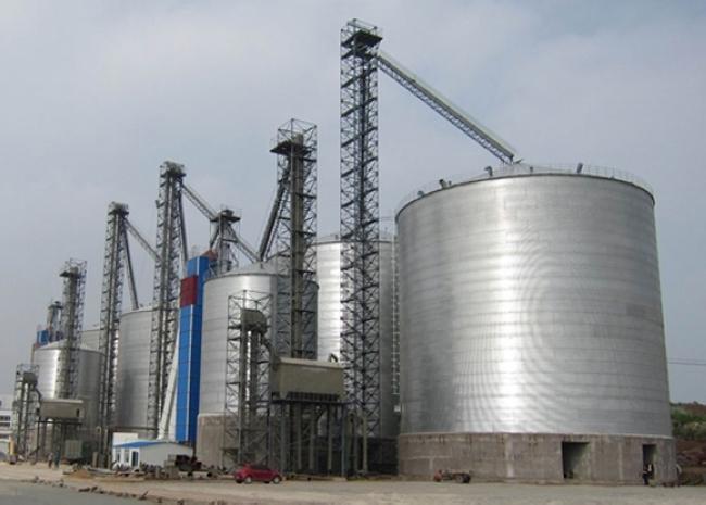 梅河口大型钢板库构造参数及水泥储存质量